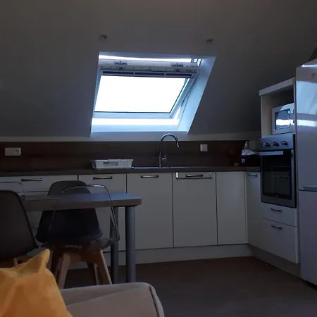 Les Chants Du Crepuscule